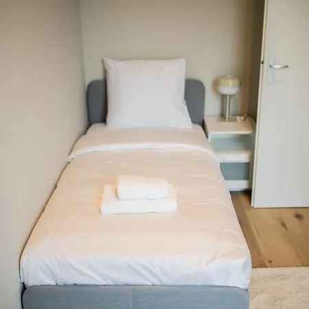 Ample 3 Bedroom Apartment Rotterdam