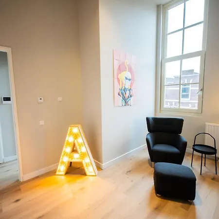 Ample 3 Bedroom Apartment Rotterdam
