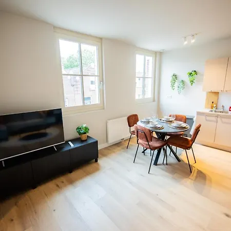 Апартаменты Ample 3 Bedroom