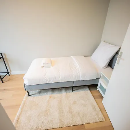 Ample 3 Bedroom Апартаменты